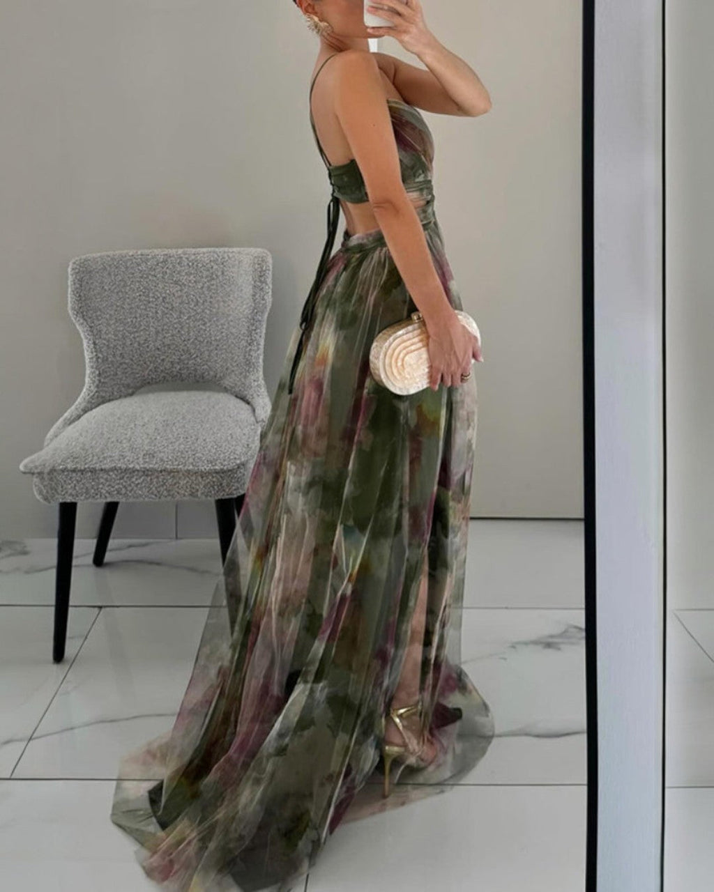 Vestido Largo Floral de Chiffon – Corte Favorecedor