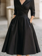 Vintage Satin-Midikleid mit Drapierter Ausschnitt
