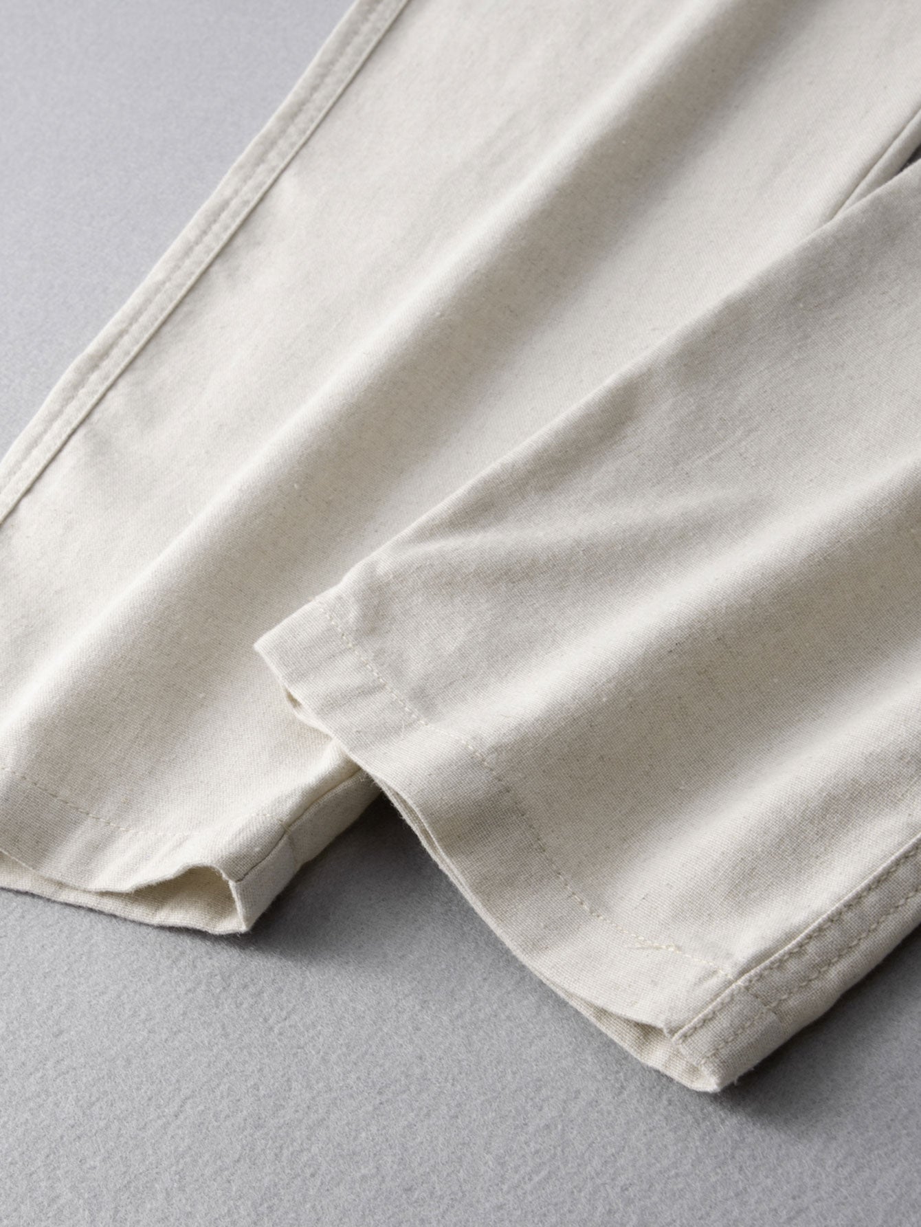 Conjunto Camisa Cubana Jacquard Floral y Pantalón Recto