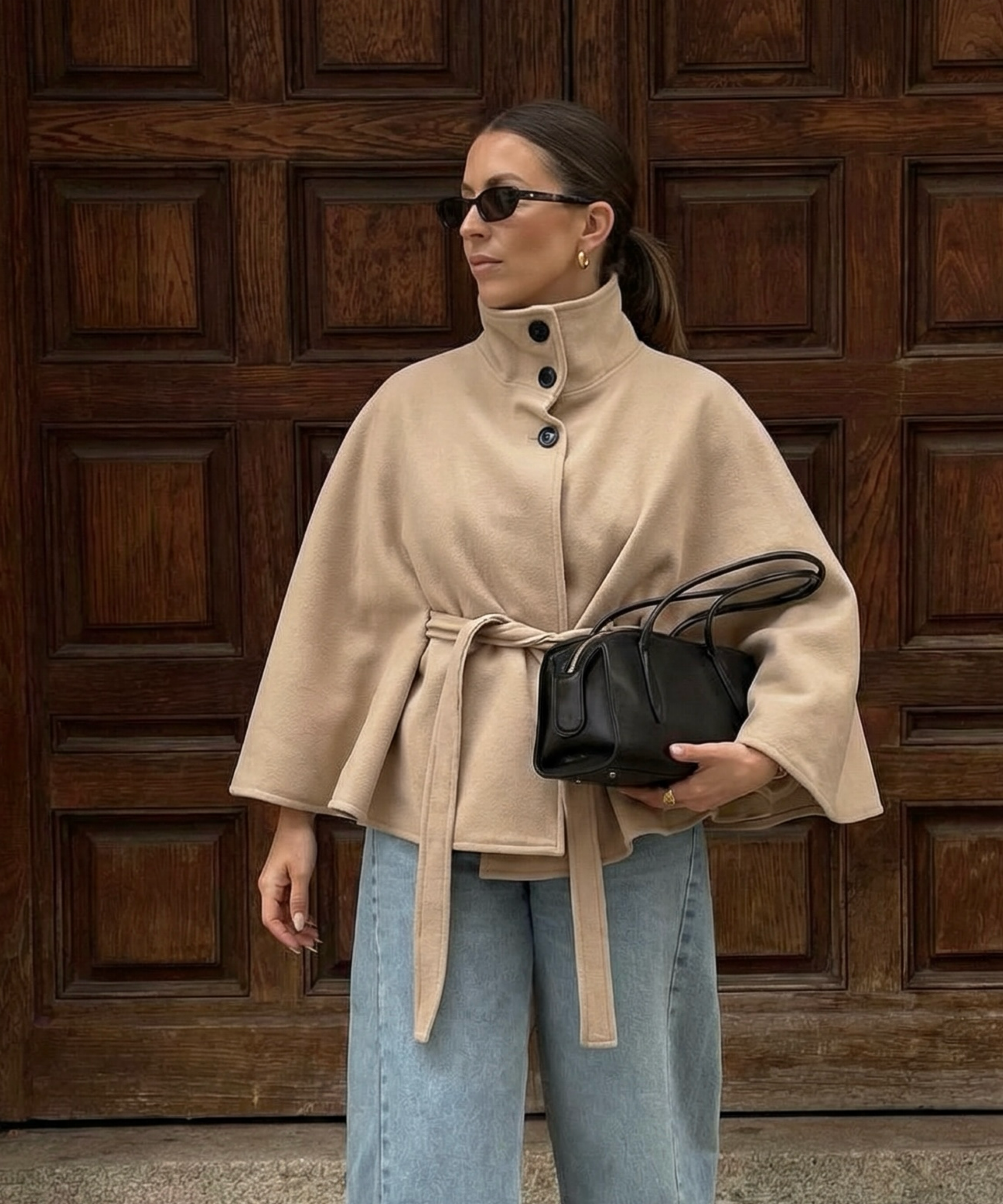 Poncho ligero tipo capa beige para primavera