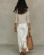 Conjunto Midi Satén con Jersey de Punto Elegante