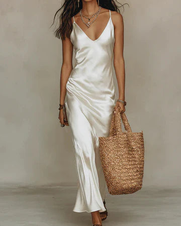 Conjunto Midi Satén con Jersey de Punto Elegante