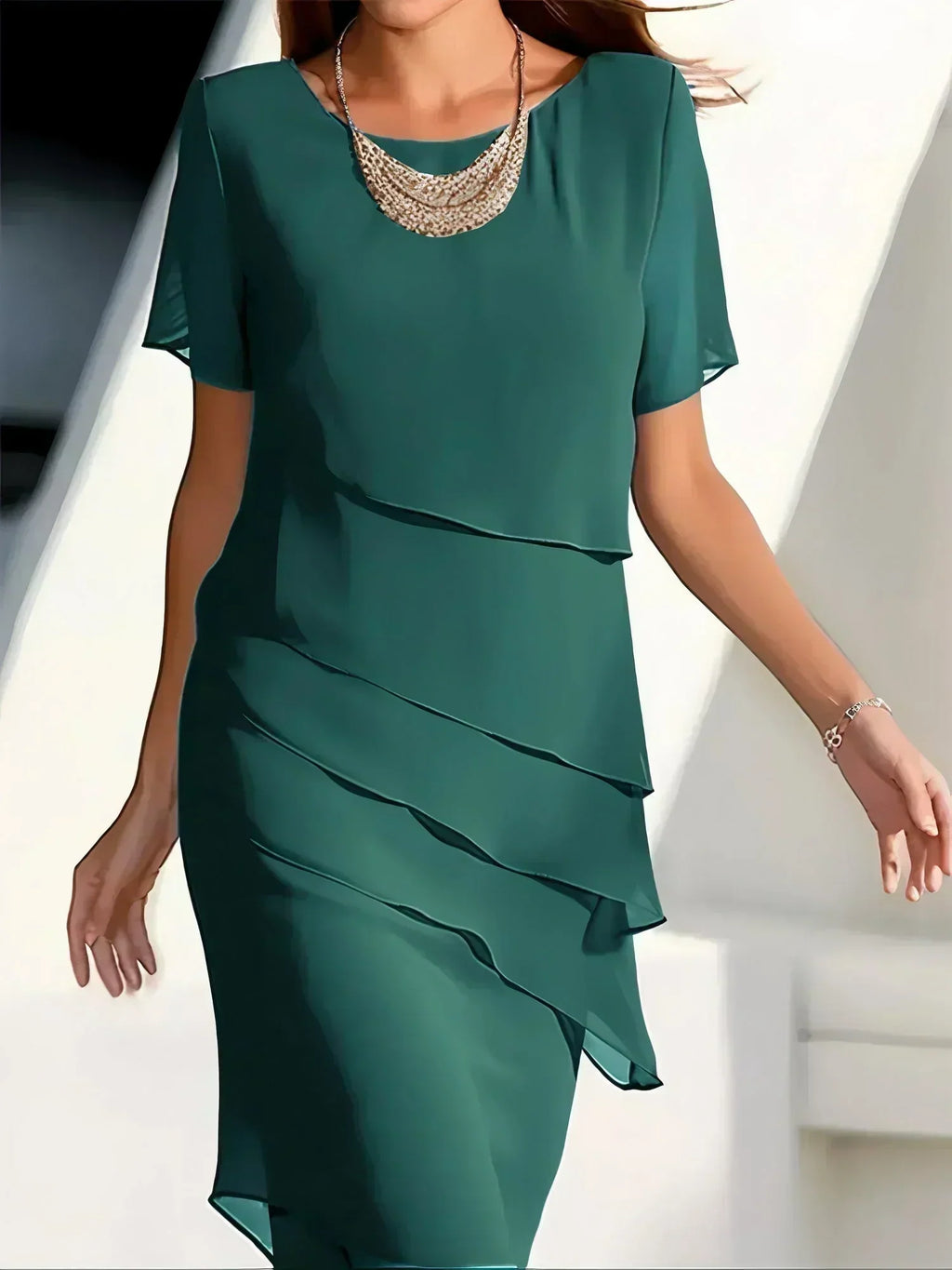Vestido Midi De Fiesta Con Capas Fluido Y Elegante