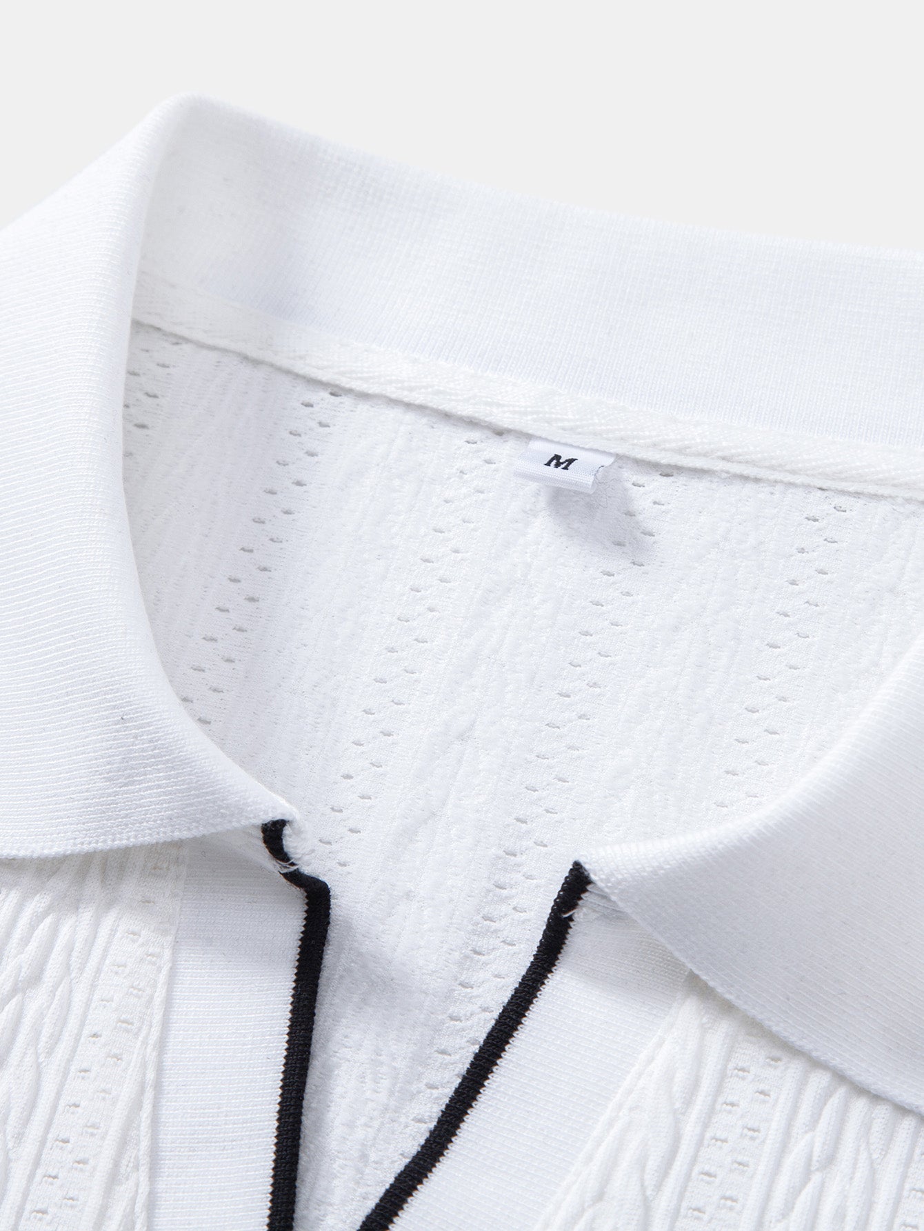 Conjunto Polo Jacquard Geométrico y Pantalón Slim Elegante