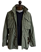Chaqueta Militar Hombre Con Estilo y Corte Estructurado