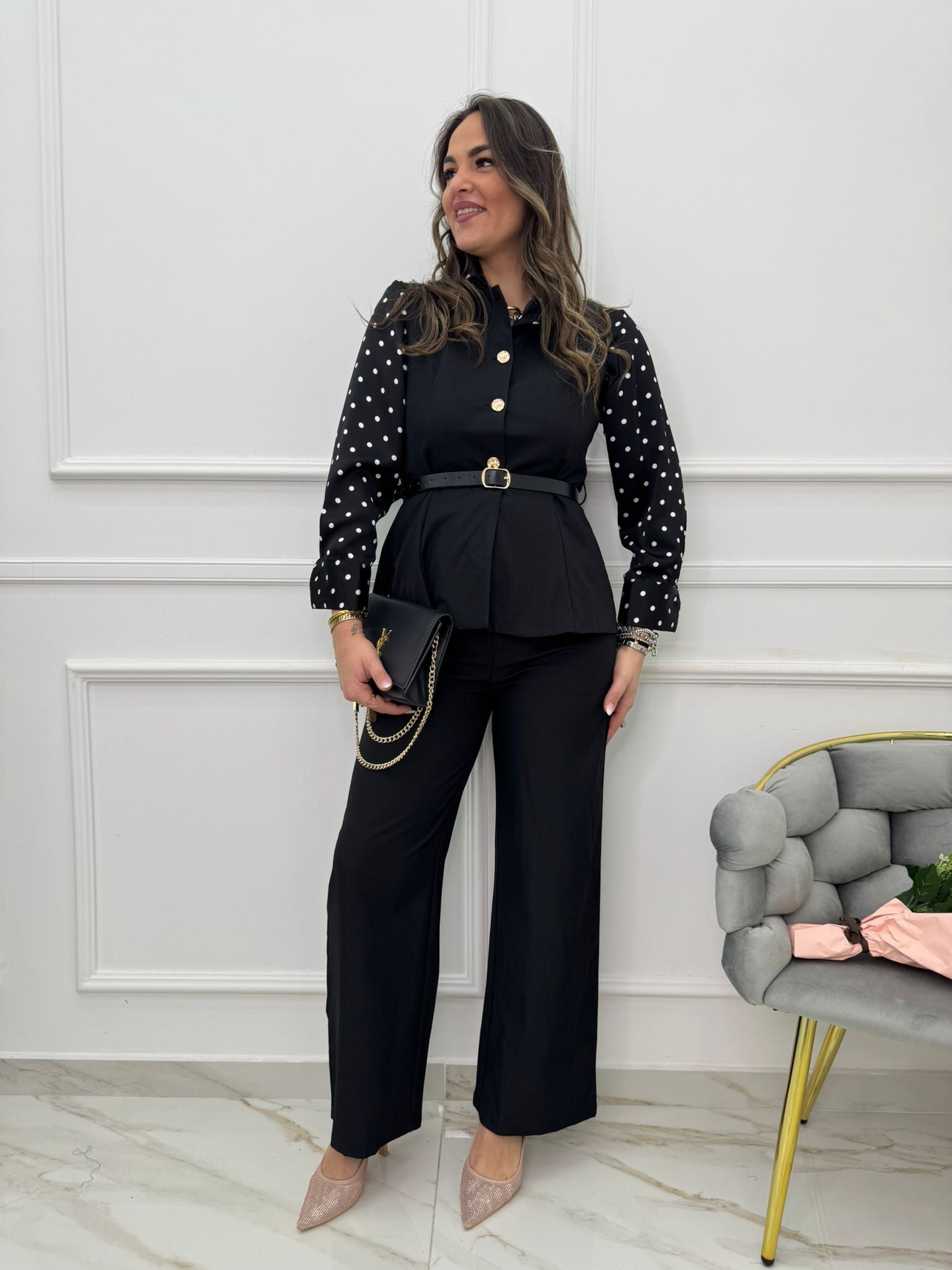 Hosen- und Westen-Set mit Gürtel an der Taille