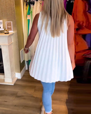 Ärmellose Bluse mit Rüschen und Reverskragen