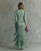 Elegantes Midi-Kleid mit Fransen an den Ärmeln