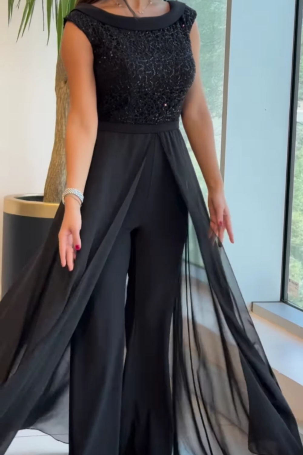 Jumpsuit De Gala Negro Con Falda De Chifón Superpuesta