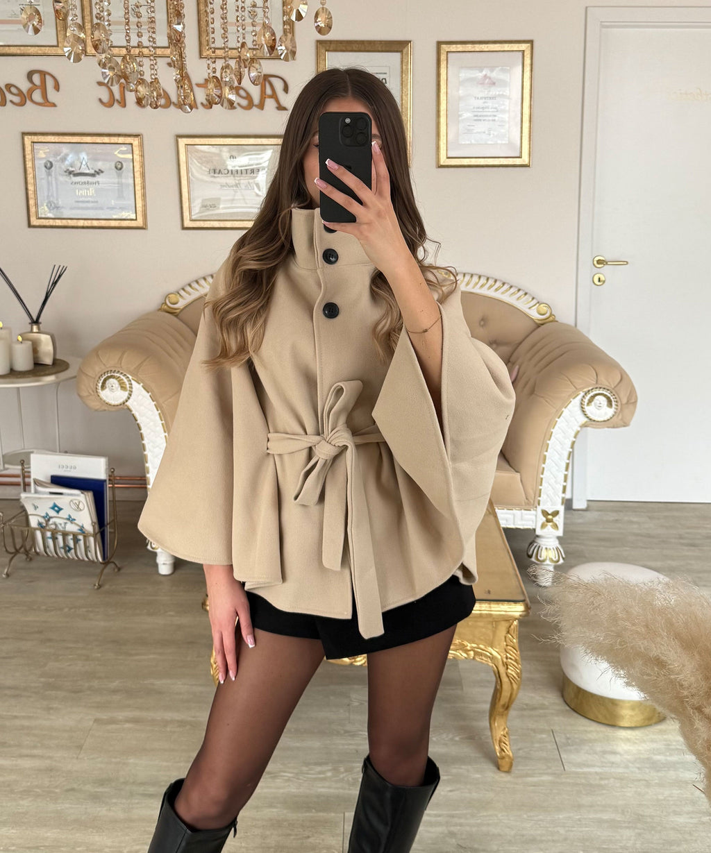 Poncho ligero tipo capa beige para primavera